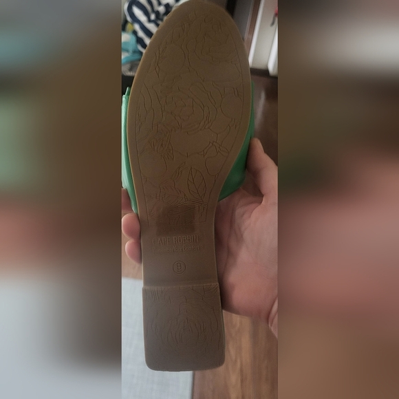 Cape Robbin Kelly Green Dane Comfort Sandal With Bow Detail Size 9 - Picture 6 of 7